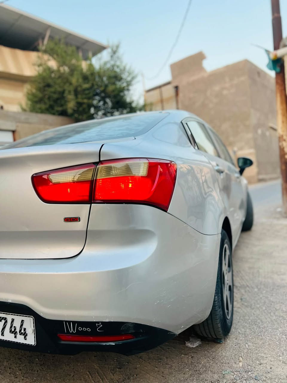 كيه ريو مديل 2016 أمريكي جاملغ وبنيد بدون دواخل ماشيه 92 كيو شاشه كامره  مكينه 1600 كير تبريد حدادة تايرات باتري جديد بسمي سنويه جديده 2031 هزه جديده سعرها 80 وبيها مجال مراوس بحدث ونطي فرق سياره عاليه ناصيه
***********
