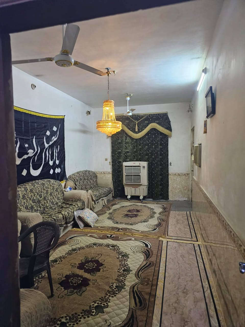 يــا الــلّٰـــــه  //  دار .. لـلـبـيـع  [  150 مـتــر ]

الـمـوقـع  //      طــابــقــيـــن

الـنـجـف  //  حـي  ...  مـيـسـان // منطقة 23

المحتويات

ــــــــــــــــــــــــــــــــــــــــــــــ
الطابق __  الاول 

غــرفـة  _  نــوم    +  
 اسـتـقـبـال   +  
صــالــة   + 
مــطبــخ   +
صـحـيـاتـــــ  +
مــنــور  +  
طــارمــه 

ــــــــــــــــــــــــــــــــــــــــــــــ

الطابق _ الثاني 

غـرفـتـيـن  _ نــوم 
صــالــه   + 
صــحــيــات   +
ســطــح 

ــــــــــــــــــــــــــــــــــــــــــــــ

الــســعــر [. 128. مـلـيــون  ] وقابل للتفاوض

ــــــــــــــــــــــــــــــــــــــــــــــ
للتواصل والاستفسار

***********

#ــاـلــلاعلان  ,  او ، بــحــث  ، عــن  عــقـار
احـــنــا  انـشـــوفلك  الــدار الــمــنــاســب

نص مكتوب في الصور:
- مكتب عباس الحسناوي للعقارات بيع شراء إيجار رهان في النجف الأشرف للتواصل *********** ثقتكم .. هي نجاحنا