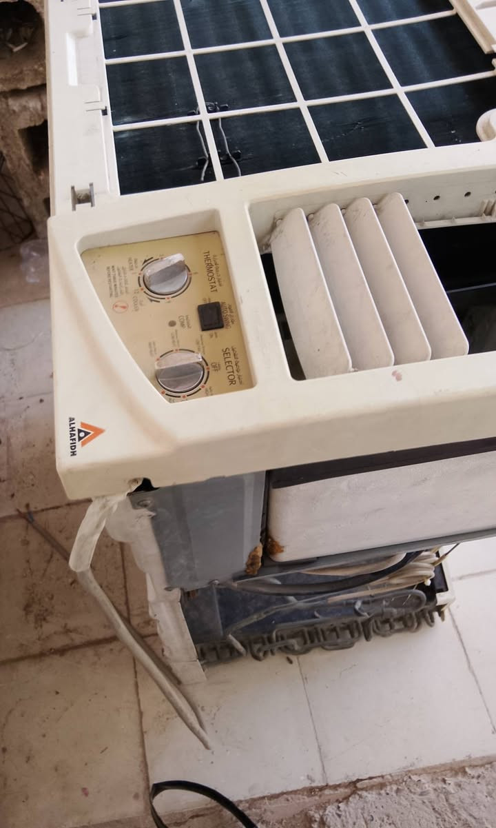 🔴 للبيع مكيف هوائي شباك 2 طن 🔴
❄️ النوع: مكيف شباك
🔹 الموديل: WHA-H24000T3
🔹 سعة التبريد: 24,000 BTU
🔹 السعة: 2 طن
🔥 التدفئة: 12,000 BTU
⚡ الفولتية: 220–240V
🔌 التردد: 50Hz
💨 حجم تدفق الهواء: 920 م³/ساعة
❄️ غاز التبريد: R22
⚖️ الوزن: 53 كغم
 
✅ المكيف مناسب للغرف والمساحات الكبيرة نسبيًا، وسعته 24 ألف وحدة (2 طن).
💰 السعر: خاص 
📍 الموقع: سعديه الشط 
📞 للاستفسار والتواصل: [***********]
او مراسلة الصفحه
