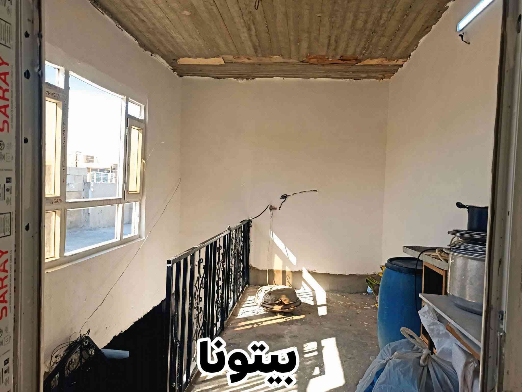 السلام عليكم 
دارللبيع واحد حزيران خلف مسجد التوابين المثلث الذهبي منطقه راقيه وهدوء ،،،200متر  3غرف نوم 2 جو 1 فوك  وبيتونا وهول ومبطخ10×5.م  يعني صاله وحده صحيان داخل وخارج  اوراق كامله  السعرمناسب رقم الهاتف *********** ملاحظه البيت اوراق كامله موطابو للعلم حديقه خارجيه وداخليه

نص مكتوب في الصور:
- واجهيت البيت
- حديقة
- استقبال
- غرفه نوم 1/
- صحيات داخليه
- غرفه نوم 2/
- غرفه نوم 3/3
- بيتونان