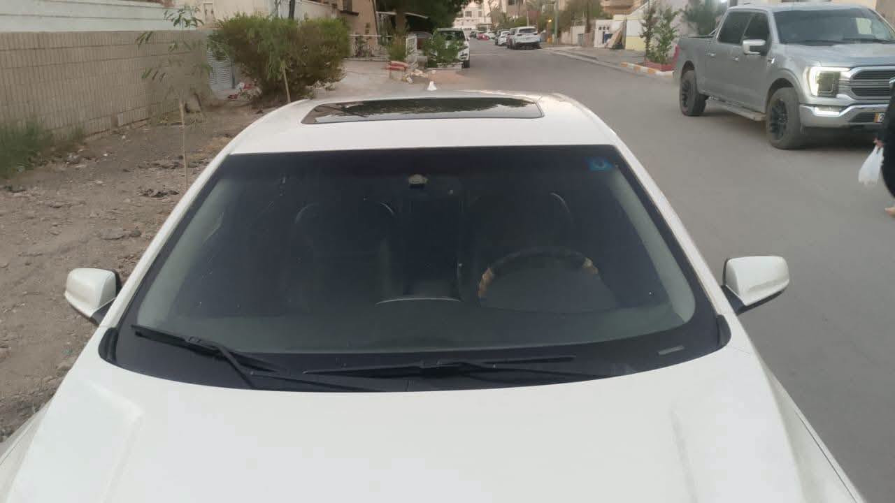 بيع او مراوس 
السلام عليكم اخواني السيارة للبيع ماليبو 2014 فئه LTZ PLUS الوان ابيض صدفي فول 1/1 سياره ماشيه 200 الف كيلو رقم بغداد فول اعلى فئة تجي بالماليبو المقدس مكينه 2500  تنفس طبيعي الحديث بضبط 

المواصفات سلايت طكتين كشنات جلد كهرباء غرفه لوان اسود ودشبول لونين هم شاشه جبيره قلابه + قاصة وشاشة اعطال + كامره دواره رادار امامي وخلفي وجانبي تحديد مسار ونقطه عمياء نضام ملاحه مسجل ماركه pioner فول صوتها 9 دمامات بلادي بصمه تشغيل و4 بيبان  بصمه وصندوك بصمه ويل 19 بلاد رياضي جان بيه بس بدلته بويل كمارو 18 تاير 235/50/18 علمود الطسة تخم جديد دبل كزوز نضام ترحيب لايت عدسه  بلاد كشن ذاكره خزن + ستيرن متحرك اشاير مري + مري قلابه ويه RوD تحكم ستيرن فول + كروز سرعه بك لايت لد سوار بلادي قفل اطفال بلباب + اناره لد بلبيبان وبالدشبول بلادية سيارة جديدة 

حادث شويه بل دعاميه اماميه صور الحادث مع التقرير على الخاص
الاتصال على الرقم ***********سعر ها 110 ورقة وبيها مجال 

مكان بغداد اليوسفيه ناحية الرشيد
