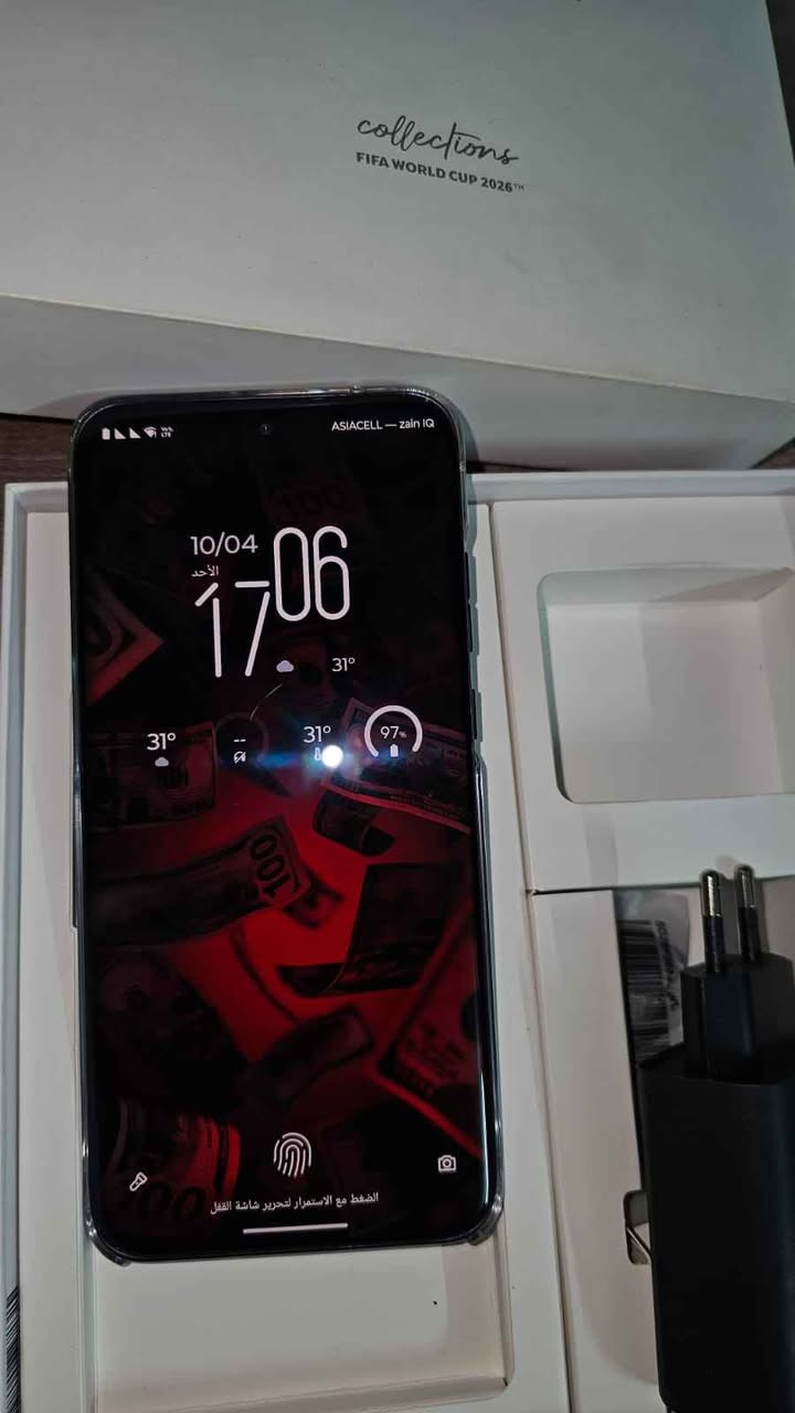 📱 للبيع: موترولا ايدج 70 فيوجن - نسخة كأس العالم (motorola edge 70 fusion - World Cup Edition)  
الجهاز بحالة ممتازة جداً واستخدام بسيط جداً، بطارية شبه جديدة!
🔹 مواصفات الهاتف التفصيلية:
النسخة: نسخة كأس العالم المتميزة (World Cup Edition).
الذاكرة والتخزين: ذاكرة عشوائية (RAM) 12 جيجابايت / مساحة تخزين 256 جيجابايت.  
الشاشة: دقة عالية 2772×1272 تردد 144Hz لسلاسة فائقة في الألعاب والتصفح.  
البطارية والشحن: سعة 5200 مللي أمبير مع دعم الشحن السريع، نسبة صحة البطارية 100% (عدد دورات الشحن الكاملة 15 دورة فقط، تاريخ أول استخدام 18 تموز 2026).  
الكاميرات:
الأمامية: 32 ميجابكسل  
الخلفية: 50 ميجابكسل + 13 ميجابكسل  
النظام: أندرويد 16 (Android 16).  
الشريحة: يدعم شريحتي اتصال (Dual SIM).  
الملحقات: الملحقات الكاملة متوفرة مع الجهاز (الباكيت والشاحن الأصلي والسماعات من انكر).
📍 المكان: بغداد.
❌ التوصيل: لا يوجد توصيل (الاستلام والتسليم يدوي فقط).
💰 السعر: (أضف السعر المطلوب هنا)
📞 للتواصل والاستفسار: يرجى المراسلة على الخاص أو الاتصال على الرقم: (***********) بغداد, العراق
