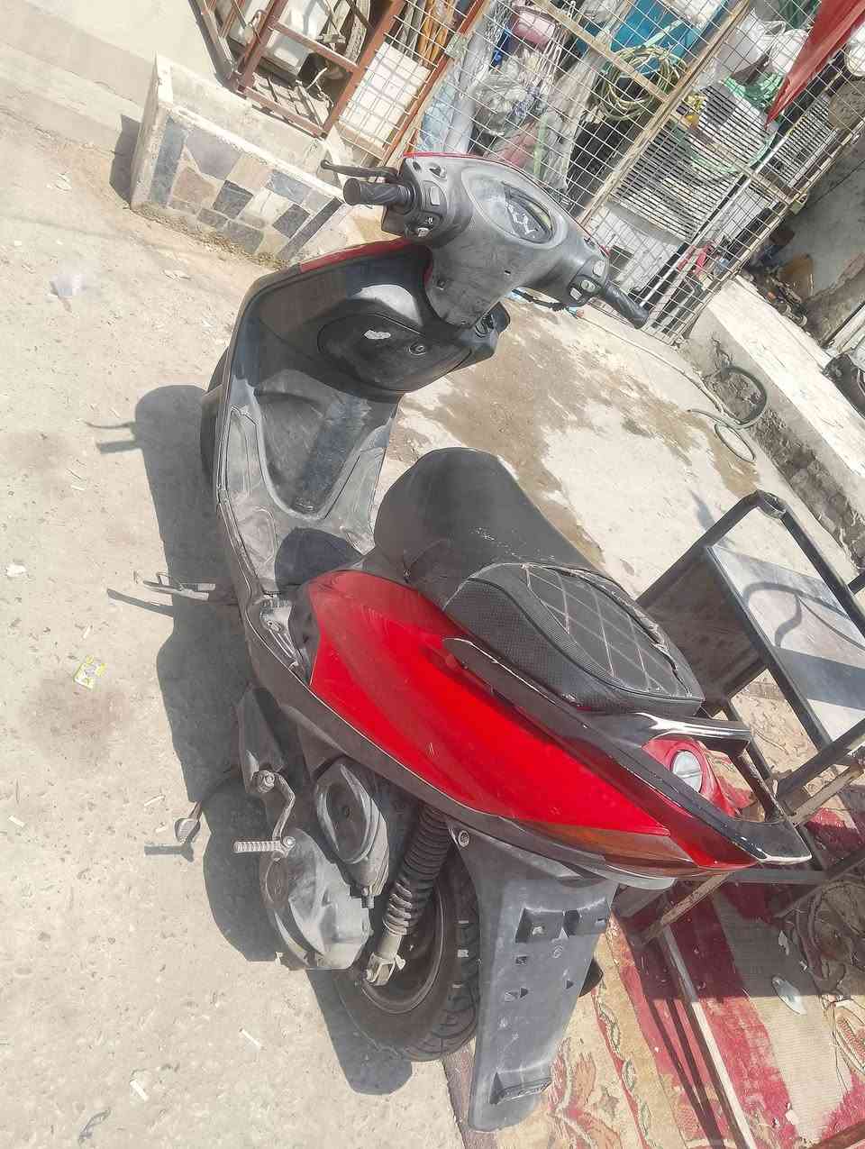 سلام عليكم دراجه ماكس 140 للبيع دراجه شغاله سلف هندر كهربائياتها كلها كامله مكانك بغداد مدينه صدر 
سعره 250 وبيه مجال***********
