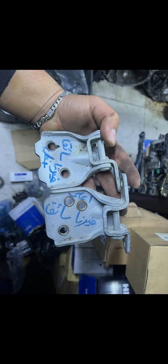 محلات ابو كرار طالبيه 
جميع ادوات سيارات الفيرنا موجود 
جمله مفرد 
توصيل جميع محافظات العراق
***********

نص مكتوب في الصور:
- تجاري
- اصلي شركه