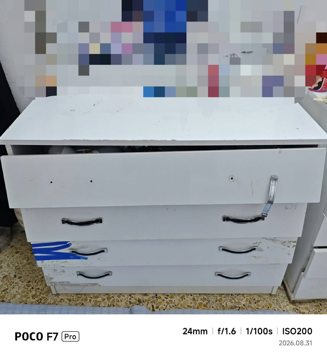 السلام عليكم غرفه نوم كويتيه مستعمله  774 740 9890
السعر 375

نص مكتوب في الصور:
- POCO F7 Pro 24mm | f/1.6 | 1/50s | ISO250 2026.08.31
- POCO F7 Pro 24mm | f/1.6
- POCO F7 Pro 24mm | f/1.6 | 1/100s | ISO200 2026.08.31
- POCO F7 Pro 38mm f/1.6 1/100s ISO250 2026.08.31
