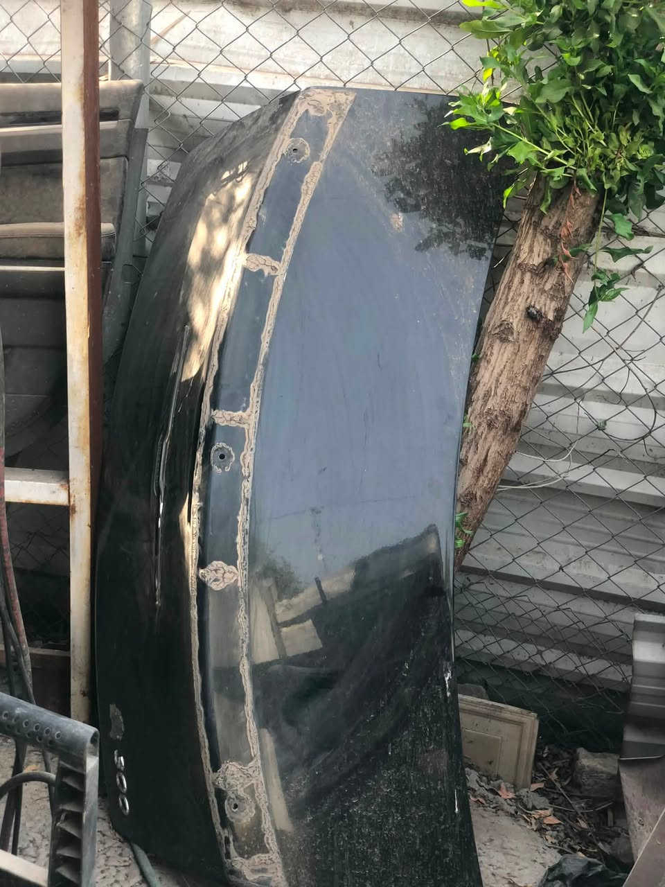 ابواب  امامية وخلفيه بصف السايق بيهن ضرر بسيط بلاديات مال حدث من امريكة وصندوك نظيف بدون ظرر مصبوغ من امريكة  وغراض كم شغله الي تفيده ***********
