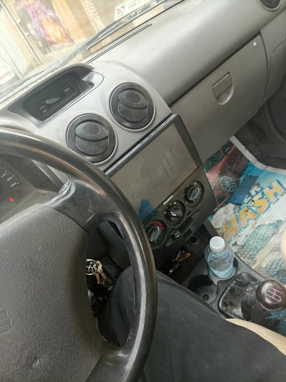 سايبا ٢٠١٢ كير مكينه خير من الله كشر نضيف كهربائات كله جديده تبريد خير من الله
بيه نواقص قليل
مصفره هيئه وغرمات
وصاعده هزه جديده
بل ٢٥ وبيهه مجال
الشعب
***********

