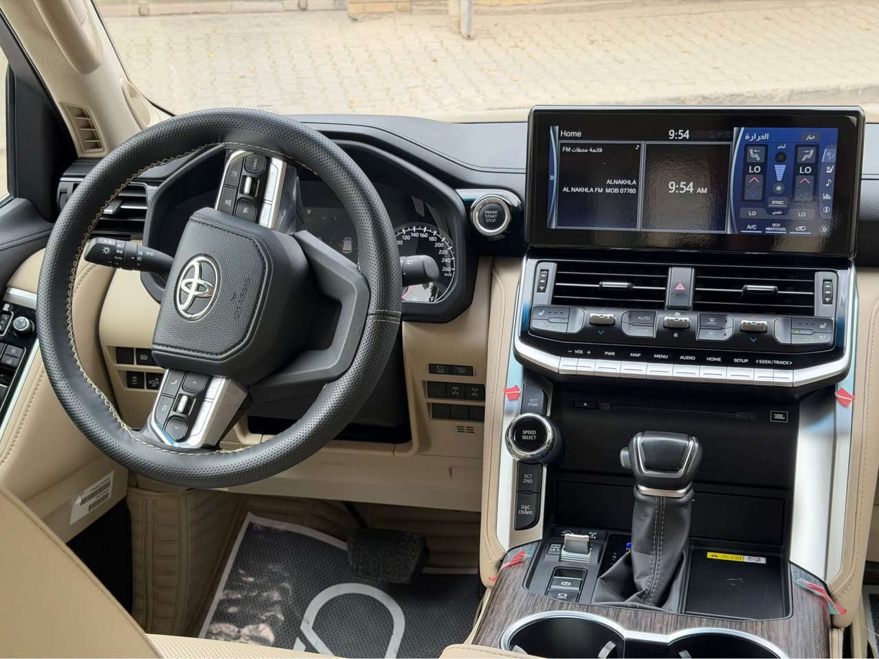 لاندكروزر VX • ٢٠٢٣ • ٣٦٠٠٠ كم