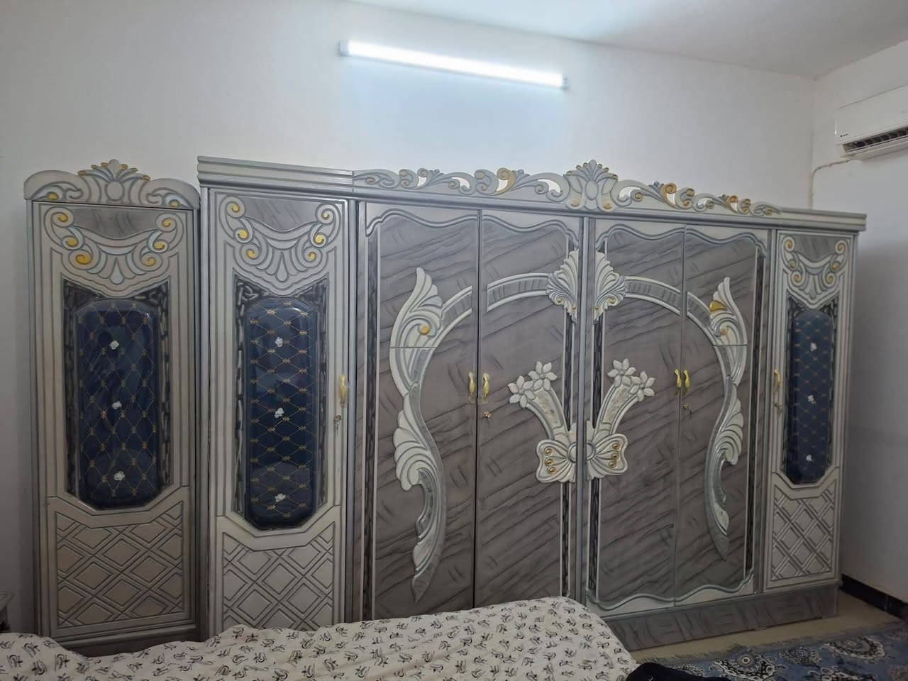 💰 السعر: 700 ألف دينار
📍 العنوان: النجف – حي الشرطة، قرب سوق العصري
🚚 الفك والنقل على المشتري
📞 للتواصل: ***********غرفة أخشاب تركية للبيع 🛏️✨
غرفة نوم تركية مستعملة، نظافتها 90/100 وحالتها زينة جدًا.
🔹 تتكون من 6 قطع:
