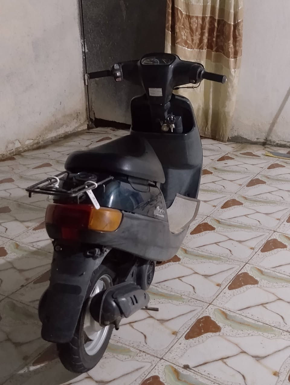 السلام عليكم دراجه بطه موديل ٩٩ دبل سكليتر لون زيتوني كفرات بلاد مكينه مفتوحه مره وحده تجفيت مضبوط كهربائيت كلهه كامله طالعه من وكالت الحمداني نازله من الحاويه قبل ٨شهر دراجه أحله من الصوره شاصي لا فطر ولا طاك اكلجات وقايش فلاتر بانزين كله جديد طوافه بانزين بلاد السعر 650 وبيهه مجال مكاني كربلاء حي العباس رقم الهاتف ***********
