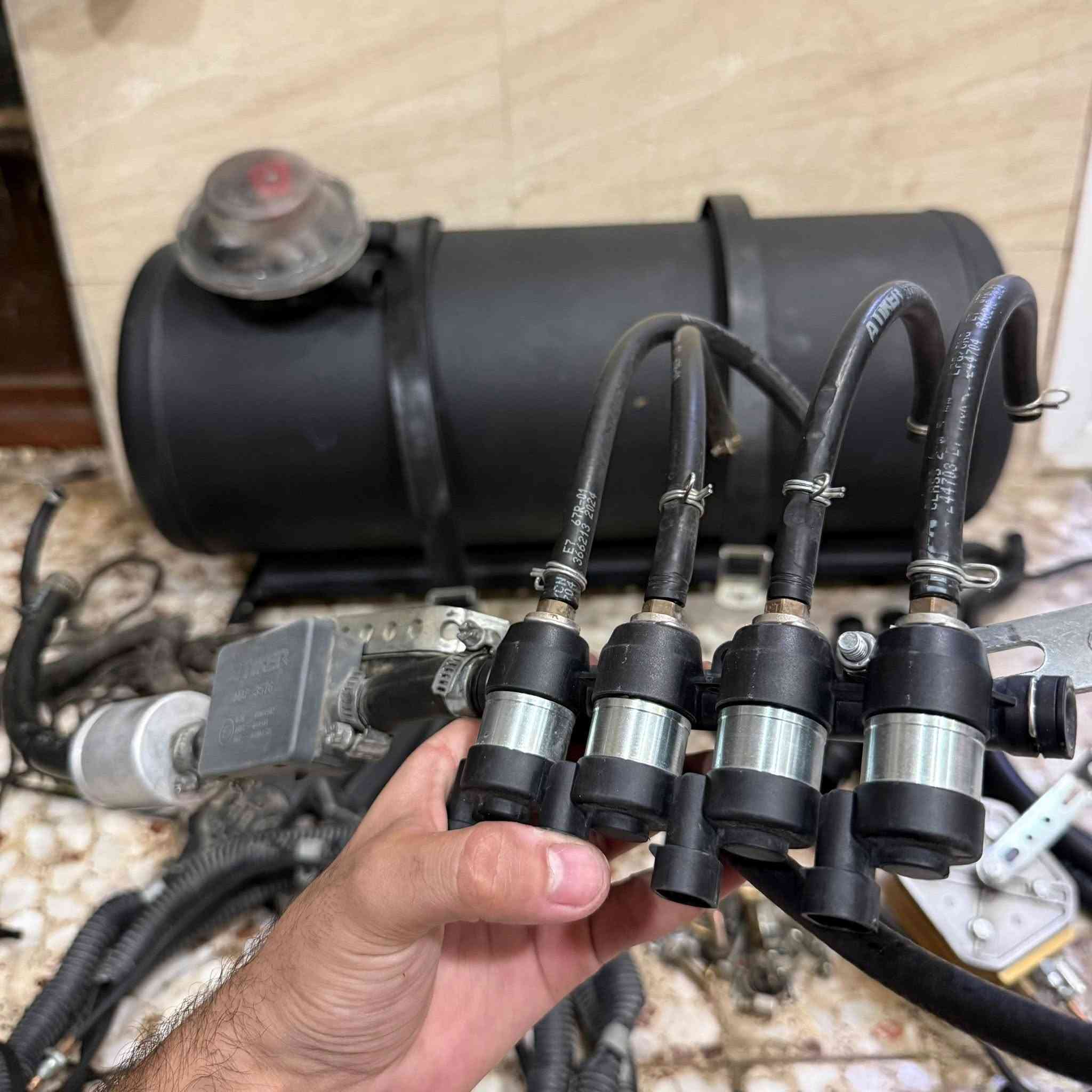 سلام عليكم
منظومة غاز مستخدمه فقط ٤ اشهر اخت الجديده
جانت مشدوده على النترا ٢٠١٨ التانكي مالته ٦٠ لتر شرط الفحص و بيه كارت صيانه وضمان من الشركة الحكومه مالت كسره و عطش كامله ملحقات بدون اي نقص سبب البيع غيرت السياره مكاني بغداد السيديه ***********
