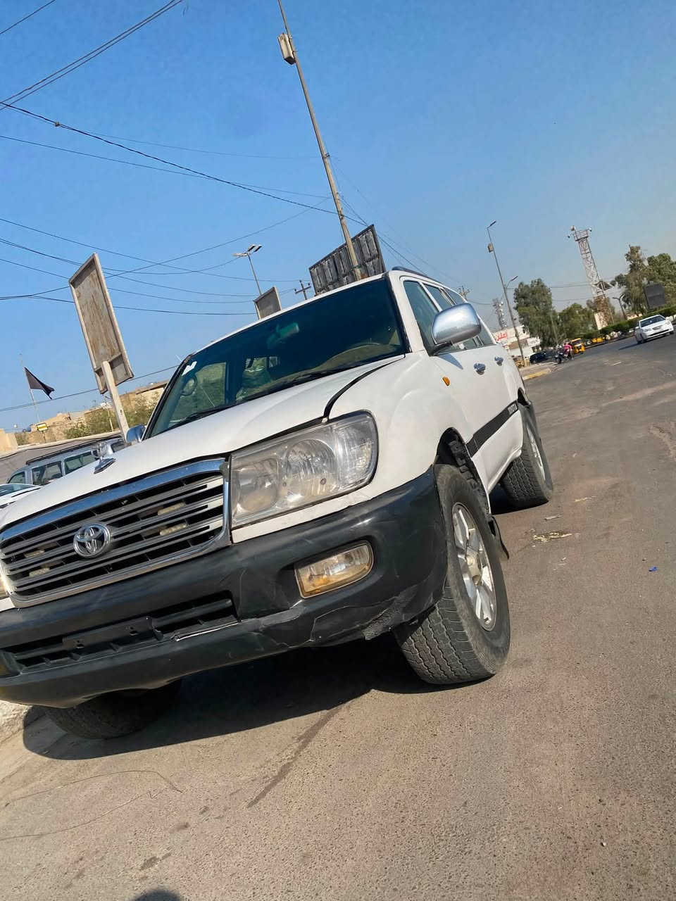 السلام عليكم 

مونيكه موديل 2004 

تبريد ثلج كير ومكينه لكزز

مزاد الداخلية اوراقها كامله واصله للكمارك 

مكانها بغداد السعر 65 

الرقم ***********
