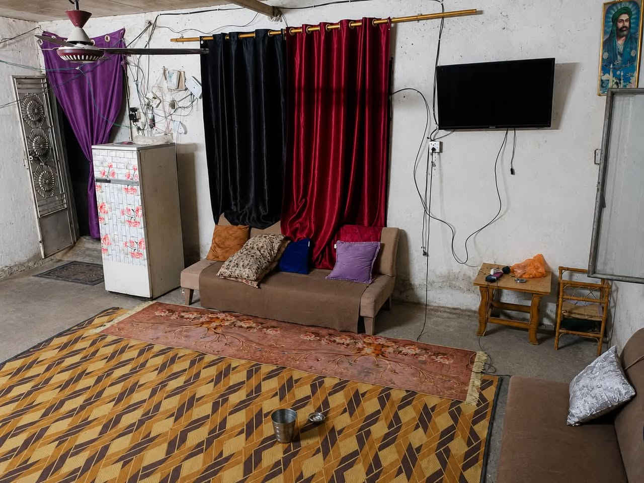 السلام عليكم  

بيت حواسم٣٠٠متر متكون من غرفتين وصاله وملحقاتها مع اغراض البيت العنوان البياع االمخازن قريب ع شارع المدرسه قريبا جدا يم شقق حي سلام وبسعر مناسب الي يريده يتصل ع هاذا رقم 

***********

