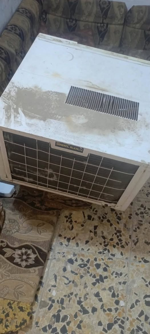 السلام عليكم مكيف شغال للبيع مكان الرميثه سعر خاص طنين***********
