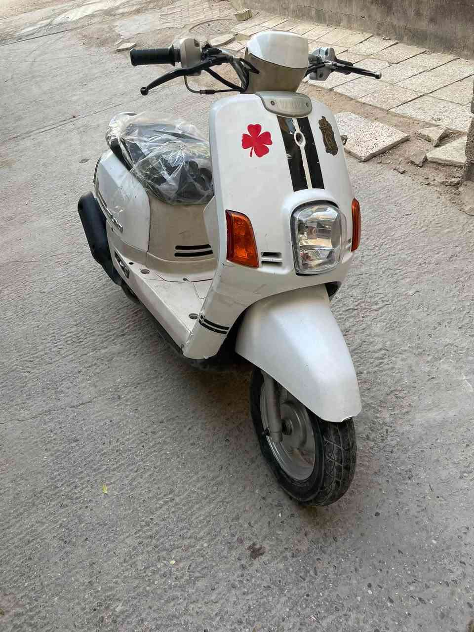 بوليس بيضه داخل كريمي بلاديه مختمه كهربائيه كلها شغاله مكينه مكفوله مابيها نقص سعر٦٠٠ وبيها مجال مكاني المحموديه***********
