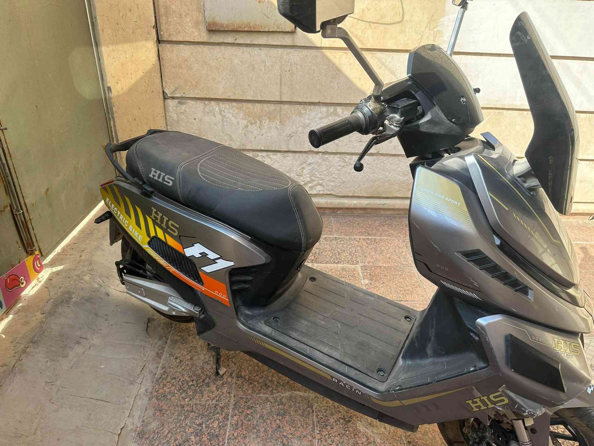 سلام عليكم دراجة his f1 للبيع بسعر 650 و بيها مجال رقمي *********** قليل الدراجة نظيفة بيها فقط الهورن و البك ما يشتغل فقط مكاني بغداد الدورة
