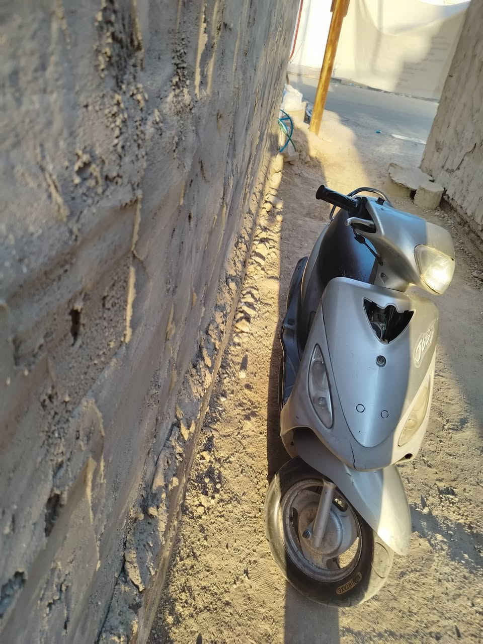 سلام عليكم دراجه ماكس منغولي للبيع كامله نقصها اشاير محركها ما ينسمع كلشي مبد جديد وكاله كابريتر جديد بنزات جدد  قبق هندر جديد فاكيوم جديد شرط كله الأصلي والله بس هاذ الاسبوع صرفت عليها فوك ال ١٥٠ بس حتاجيت و راح ابيعها محركها اخرس معدلها حلو لايت امامي زنون شغال هورن شغال سويت السلف مالتها و بدلت راجز جديد بس هم مادري شبيها ساعه تشتغل سلف ساعه لا و نكره هندر من اول هندر المكان لحسينيه مال راجديه الرقم *********** واتساب بس السعر ٣٧٥ و بيها مجال رجا لا تكسر بحلا العالم شراي خابرني و تدلل
