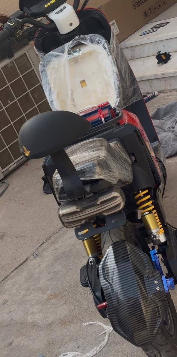 R11 2026 
دراجة استخدام نظيف كلشي شغال بيها 
 بطاريات جدد قبل أسبوعين تبدلن
 تزويد
 عقل رياضي 
يدات بريك تقسيم 
واقية طين كاربون 
السعر 500 وبيها مجال قليل 
للتواصل ***********
