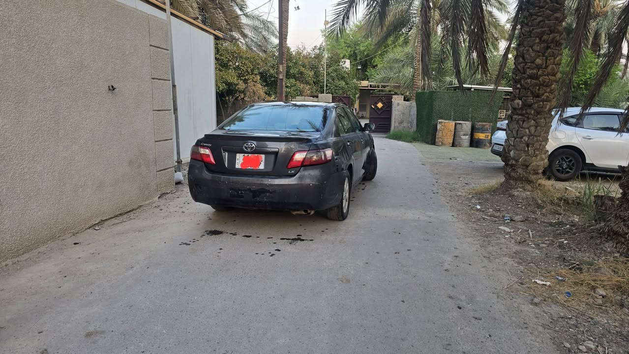 السلام عليكم 
كامري 2007 وارد أمريكي 
صبغ حزام وبي جراد
محرك بي تنقيص قليل
4 سلندر 
لايت لد
65 وبيها مجال
***********
