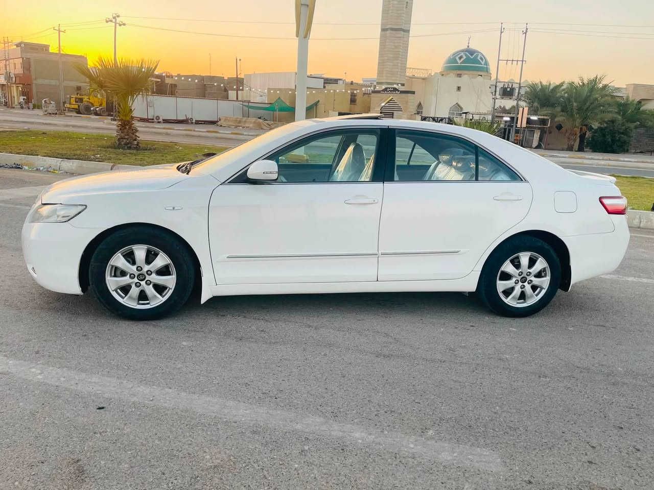 السلام عليكم
تحيه طيبه الى جميع الأعضاء 
للبيع كامري موديل 2009  خليجي 
رقم بغداد تحويل مباشر 
محرك 4/2400 سلندر 
فول مواصفات اعله فئه بالكامري
GLX 
حساس امامي خلفي 
داخل جلد حته البطاين 

برده خلفيه كشن كهرباء تحكم استيرن فتحه سقف كامره خلفيه مثبت سرعه  شاشه تاب اناره داخليه بالتكم  اشاير بالمري يعني فول 
كير محرك كفاله تخم تاير صدر امامي وخلفي تبريد قطعتين ثلج ادامه كامله يعني السياره جاهزه مال جناي ومامتعوبه 
 السياره كفاله وشرط الفحص السياره حلوه واحله من الصور 
السعر المطلوب   123 
الاستفسار الاتصال 
***********
***********
مكان السياره فلوجه غير متواجد ع فيس

