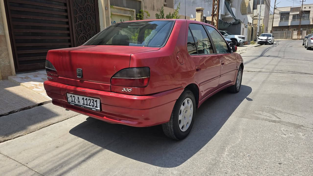 بيجو حجم ٣٠٦ موديل ٢٠٠٣ بسمي محرك كير شرط كشر كدام العين  السيارة بدون اي ضربة فقط جاملغ امامي وباب خلفي بي بارد بسيط كلش والسقف والصندوك مطوز علمود الهزة. رقم انكليزي هزة الى شهر ١١ سنوية الى ٢٠٣٠ تايرات حيل نضاف باتري جديد تبريد ثلج تدفئة شغالة والباقي عالشوف والتراي . السعر ٤٢ 
***********
