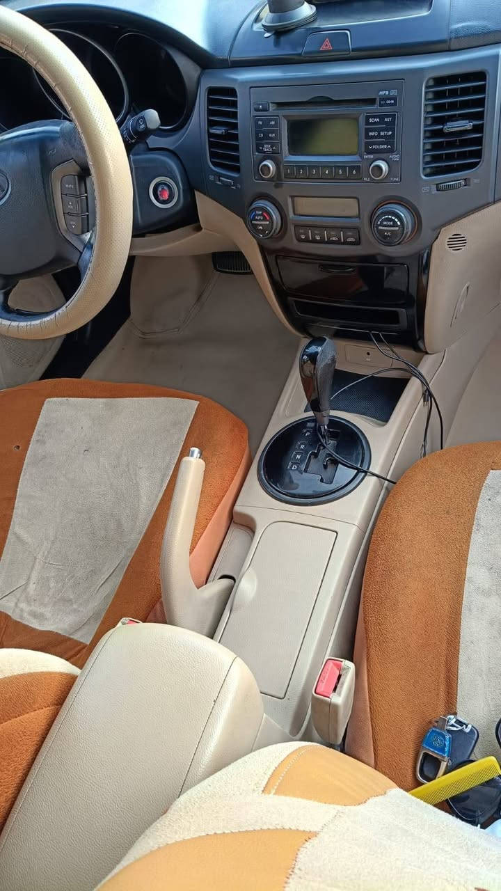 السلام عليكم ابتيما موديل 2010 فول مواصفات سياره تبريد ثلج منضومه جديده تخم تاير صار سبوع شديته 5 تجاوي محرك صار 6 شهر شديته جديد اتراي للموصل وين ماتريد السعر 120 وبيه مجال مكان السيار ذي قار الشطره رقم بغداد مامتواجد عل فيس اتصل وبيك خير ودلل ***********

