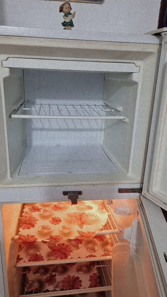ثلاجه الوادي بخاخ  للبيع مكان حي الجهاد ***********
