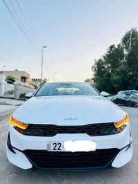٢٠٢١ • ابيض • حادثة خفيفة