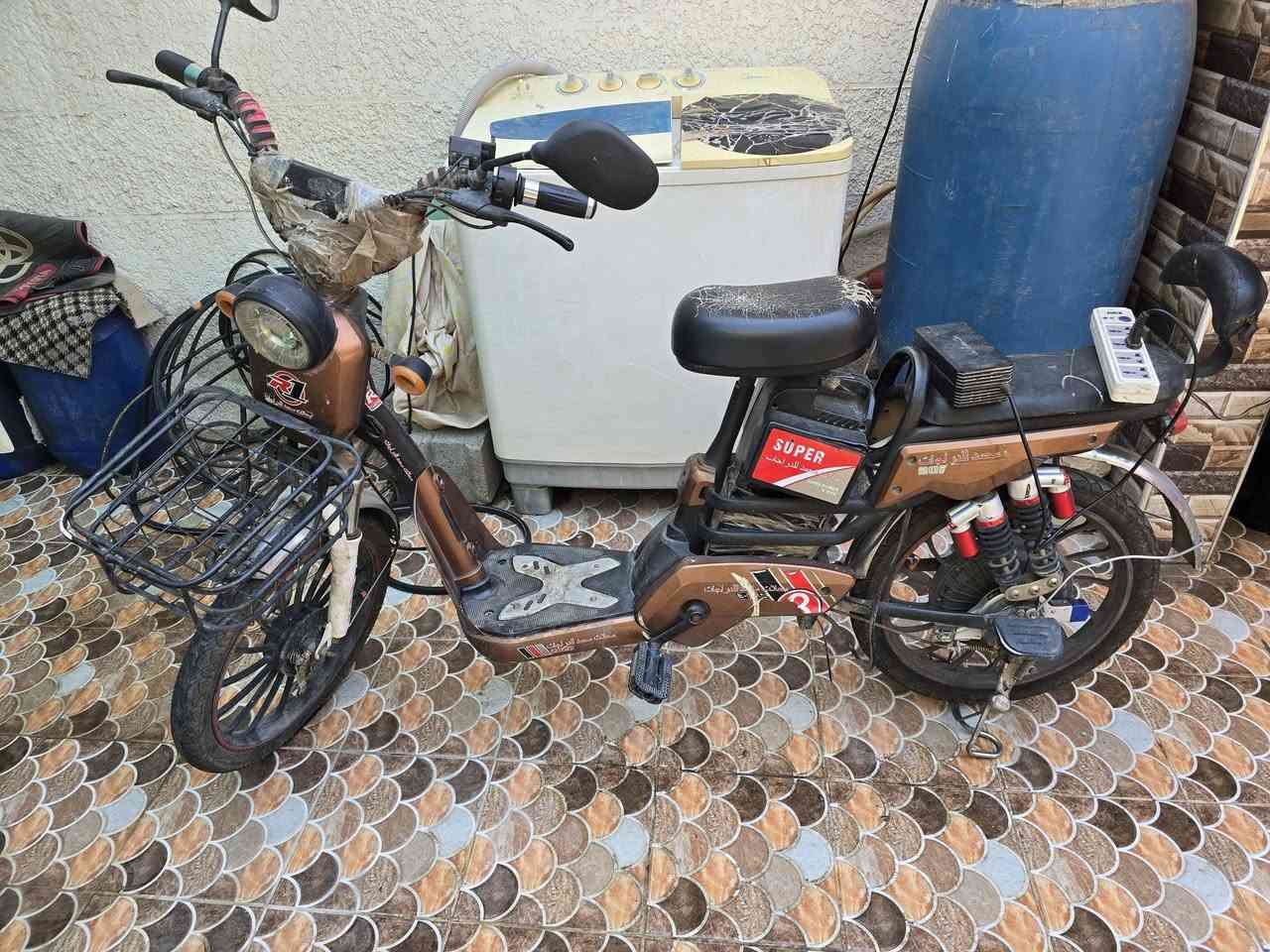ماطور شحن للبيع حجم كبير نسبيا مابي اي خلل يمشي هواي بالشحنه الوحده وبي اربع سرع وبسعر مناسب للاستفسار ***********
