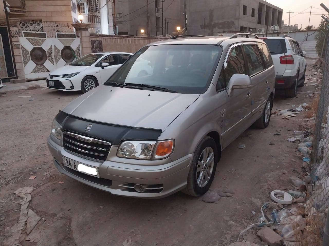 للبيع فقط هونداي تراجيت موديل 2006 فئة (GOLD) الذهب الكوري ماشية 113الف كم حقيقي 
محرك ديزل بلاد شركةومكتوب بالسنوية نوع الوقود ديزل كير اوتماتيك 6 نمر
 رقم دولي خصوصي هزة جديدة سنوية لل 2031 باسمي تحويل مباشر
 السيارة 9راكب بلاد تبريد قطعتين شغال وممتاز تدفئة شغالة سلايد روف شغال مري شفط واشاير تحكم استيرن شاشة وكامرة ريموند تقفيل اصلي ABSشغال الحدادية أمامي وخلفي 100% الكهربائيات 100% السيارة كلش نظيفة
 السعر 105$ورقة
العنوان  بغداد  الكاظمية  مقابل  مستشفى  الكاظمية  التعليمي  خلف  مجمع  الجوادين  الطبي  *********** واتساب ابو محمد
