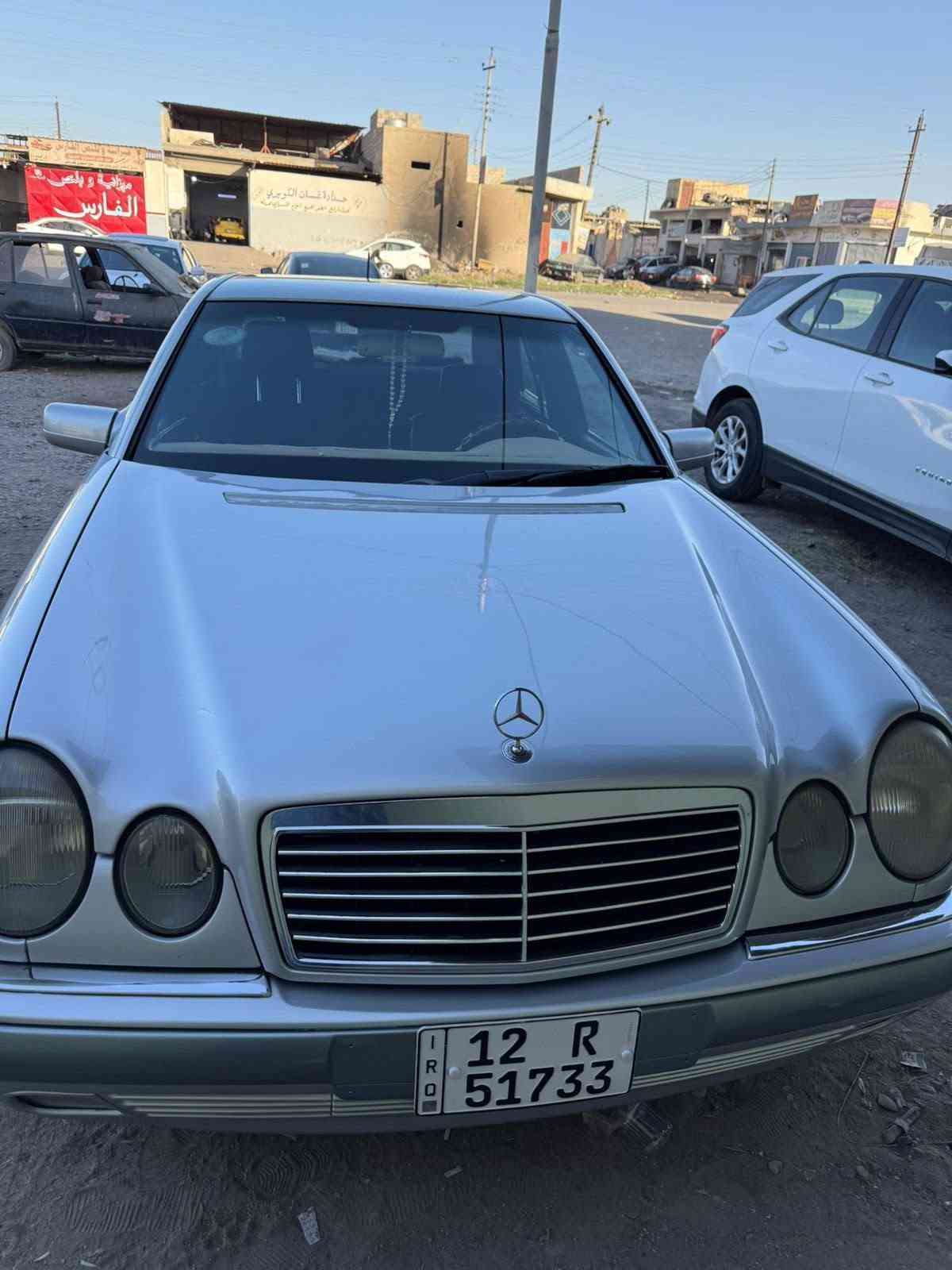 مارسدس
موديل 97 تبريد تدفئا  سيارة حيل نضيفه
فول  سنتر لوك لايتات زينول خراطيم
***********
سعر 80 وبيها مجال قليل
