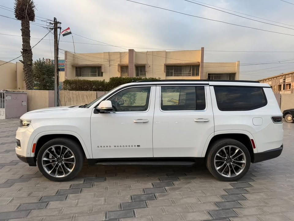 *للبيع جيب واكنير 2022 وارد امريكي*
*الموديل:* Jeep Wagoneer Series IIl 2022
*المحرك:* 5.7L V8 HEMI بقوة 392 حصان - 8 سلندر
*الممشى:* [39 الف ميل ]
*الحادث:* سرقة - مبدل سيت كامل نفس اللون بدون صبغ
*الايرباك:* سليم 100% ولا ايرباك طاك
*الرقم:* بغداد

*المواصفات:*
- دفع رباعي 4x4 + 8 نمر اوتو
- بانوراما + جنطة كهرباء + بصمة
- كشنات جلد 8 راكب تدفئة وتبريد
- شاشة كبيرة 10.1 + شاشة عداد 10.2
- كاميرا 360 + رادار + نقطة عمياء
- حساسات امامية خلفية + اوتو بريك
- ويل 20 كروم + لايت زنون LED
- تبريد 3 قطع + شاحن وايرلس
- تشغيل عن بعد + فتح جنطة بالرجل

*حالة السيارة:* سيارة جديدة كلش، السيت المبدل وكالة نفس اللون، لا قص ولا صبغ ولا ايرباك، جاهزة تحويل مباشر.

*السعر: اتصال*
*للاستفسار: 
***********
***********
مكاني بغداد حي الجامعه
