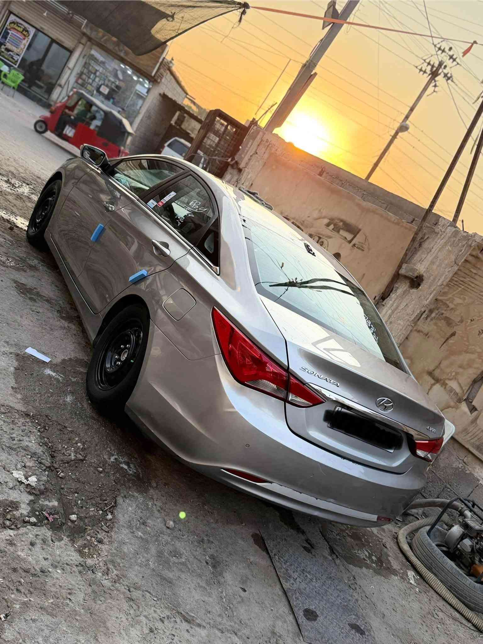 سوناتا مديل 14 سياره جديده بالكارتون مكينه 2000 دوش سياره ادوات كصه جنطه متومه طبق الاصل بيع او مراوس حسب القناعه ‭***********‬
