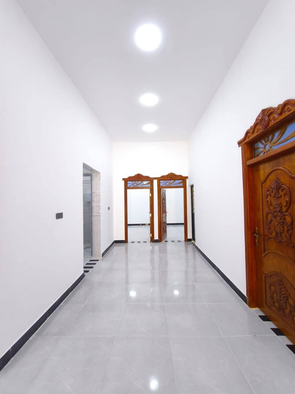 اسعد الله اوقاتكم بكل خير 🔷 احبتي 280متر 
بسعر جدان مناسب 125اوبي مجال 
العنوان البصرةابو الخصيب حمدان البز 🛑
البيت يحتوي علئ
3غرف منام 
صاله جدان واسعه ◼️
ديوان كلش مرتب 
مطبخ 
صحيت داخلي. خارجي 
كراج يسع سيارتين 💢
حديقه كذالك 🥀🌹
نوع العقار طابو زراعي عراقي سند 25 أصولي 100/100
الستفسار 
***********
*********** البصرة, العراق
