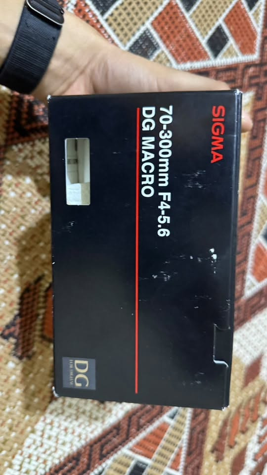 السلام ؏ـليكم
مكلف بالنشر 

كامره كانون D800 نظافه 100‎%‎ 

عدسه 70-300جديده 

شرط الفحص 

متوازي على فـلــــوس…(💵) ورايد ابيعها 

سعرها 375الف 

توصيل متوفر الى جميع المحافظات

المو شراي ليخابر لان متوازي على فـلــــوس…(💵)
للتواصل وتساب او اتصال 
***********
