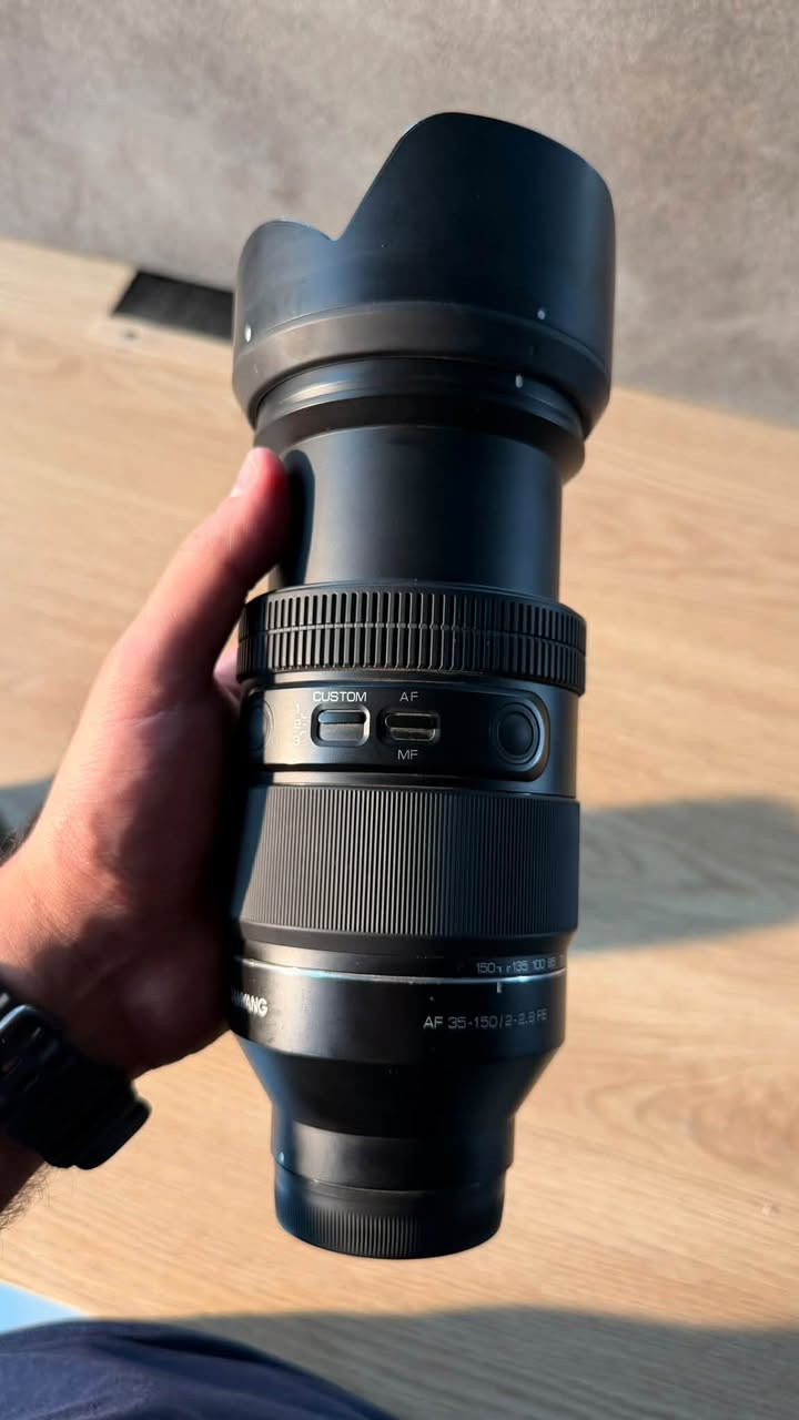 الاسعار :-
٤ عدسات للبيع (استعمال نظيف و النظافة موضحة بالصور) 

SAMYANG AF 35-135mm / 2-2.8 FE : 1,500,000
TAMRON 28-75mm F2.8 Di III VXD G2 : 950,000
SONY 85mm F1.8 FE : 450,000
SONY 50mm F1.8 FE : 150,000

مكاني (الديوانية)
توصيل متوفر لكل العراق و ضمان فحص و تشغيل 
للتواصل على الواتساب : 
***********
