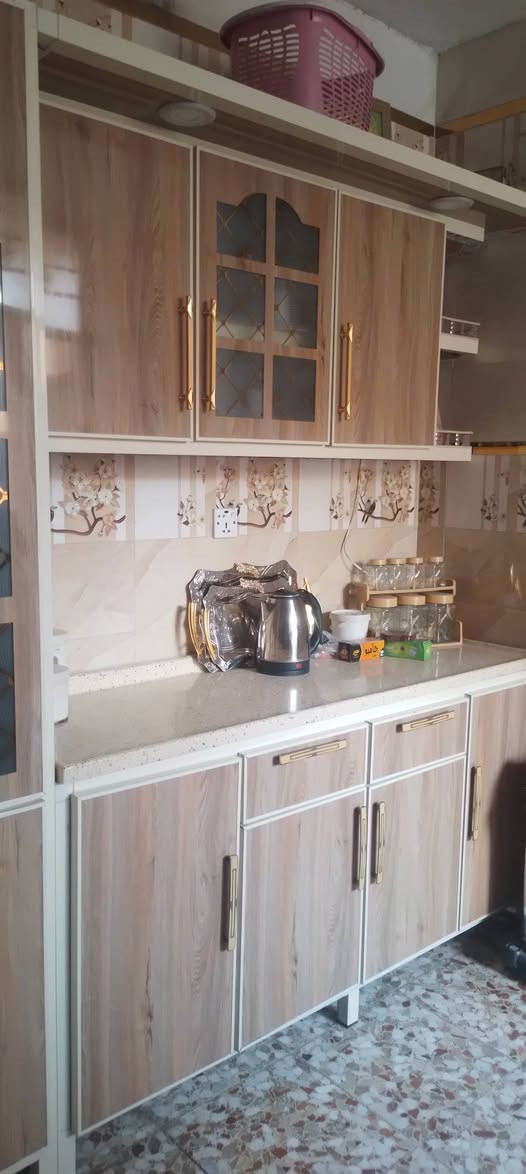 سلام عليكم طباخ وكاونتر وسنك ٦٥٠ رقم الهاتف ***********
