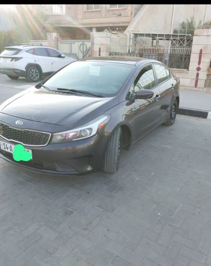 سلام عليكم كيه فورتي وارد امريكي على وضع الشركه موديل 2018 مكينه 2000 حادثها بابين والداير مال مدگر رقم الشاصي موجود وتكدر طلع حادثها رقمها بصره باسمي السياره تحويل ثاني يوم . گير ومكينه وتبريد على وضع الشركه. الرقم ***********. السعر 90

