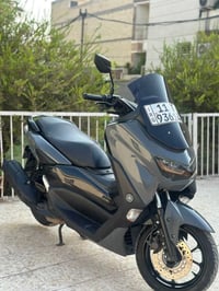 دراجه NMAX لون . سمنتي   مديل 23  المسافه المقطوعه / k9365 دراجه جديدي...