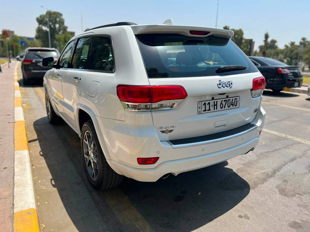 جيب اوڤر لاند
رقم بغداد بأسمي 
٢٠٢٠ هارلم خليجي
كفاله عدا بارد بسيط بالباب 
ماشيه ٥٤ الف 
فول مواصفات 
نظيفة جدا السياره 
للاتصال ***********
بغداد نفق الشرطه
