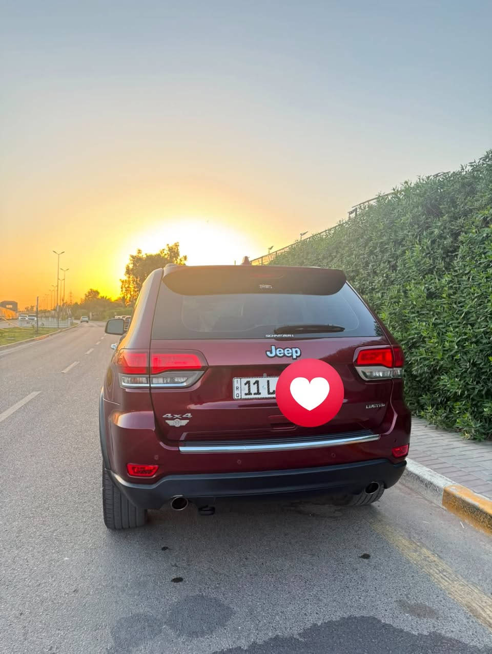 جيب كراند شيروكي 2019 خليجي وكالة هارلم
سيارة لمتد فول للاخير 
جلد تدفئة تبريد
فتحة سقف
لايت متحرك
زراك لايت
فور ويل انضمة قيادة
وهواية مواصفات بعد
سيارة كير مكينة مكفول ماشية 75,000كيلو
كشرها مكفول نضيفة 100%
سيارة مبلوشة وعليها عازل حراري الجامات 
رقمها حلو ومميز سيارة مال جناي صدر جديد شرط وكالة
بيها بس ربع جاملغ وربع دعامية صبغ فقط
سيارة نضيفة جدا احلا من الصور 
سيارة بسمي تحويل مباشر
سعرها 26,000 $ وبيها مجال
عنوانها بغداد نفق الشرطة 
***********
