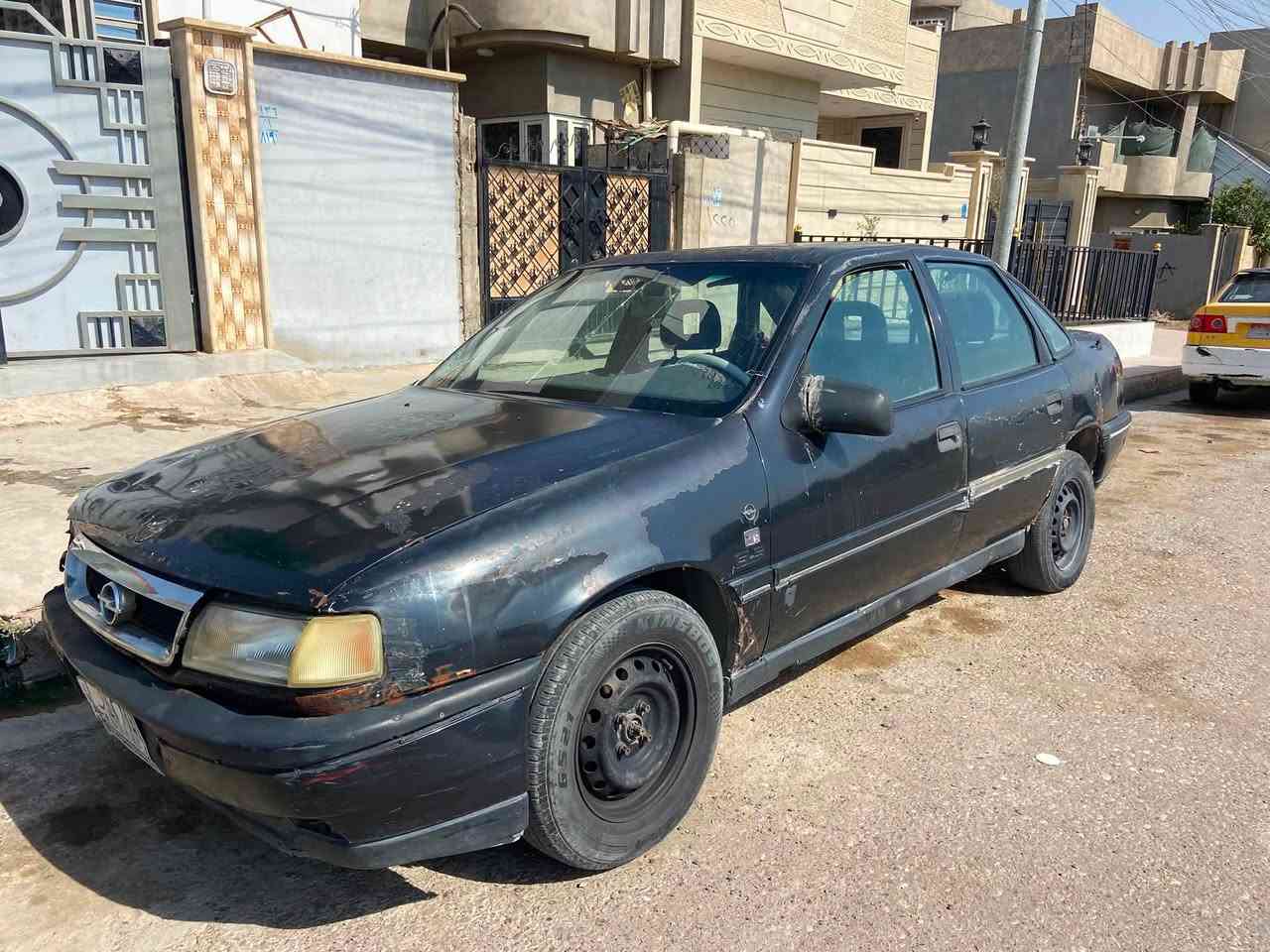 السلام عليكم 
اوبل فكترا حجم 20 محرك 18 موديل 92 

بأسمي اني الشرعي نضافة كدام العين تجي تشوفها 

محرك لا صرف ولا نفخ السعر 27

***********
