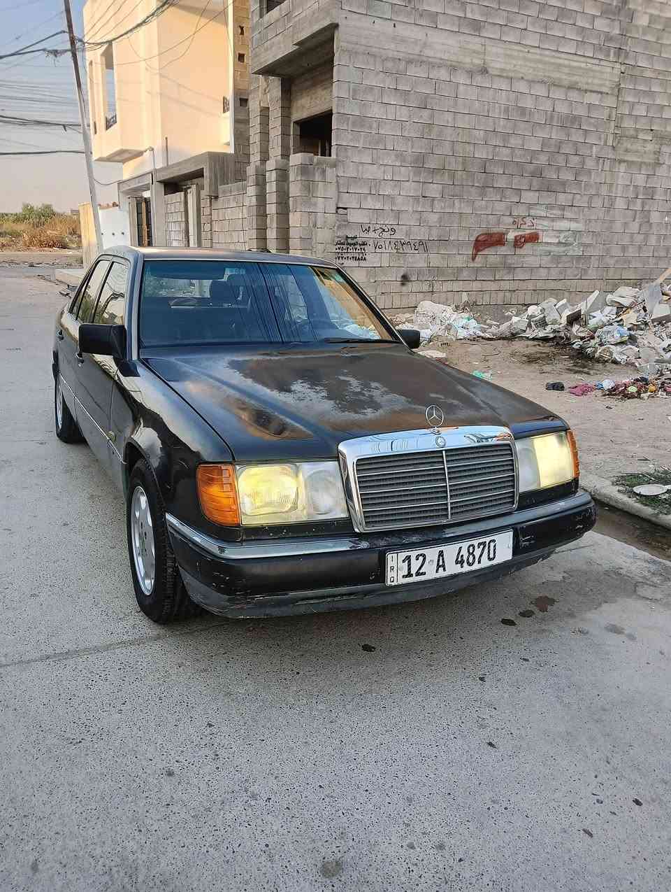 مارسدس دب 
موديل 1989
بدون صبغ بيها تقحيل
محرك كاز 6 سلندر بيها نفخ
تبريد شغال 
هزه جديد و ابسمي 
***********
***********
