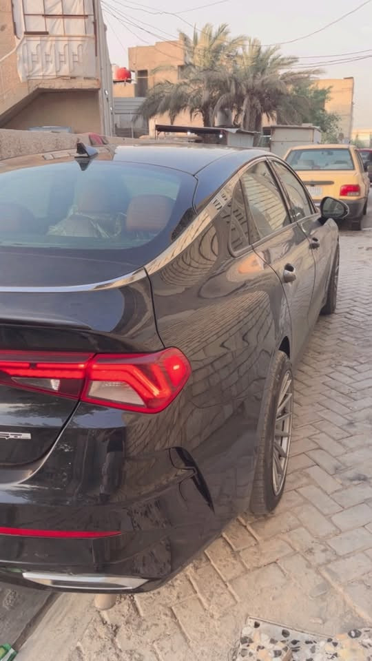 سلام وعليكم k5 وارد امريكي موديل 23 جيتي لاين الون اسود حادثها صبغ نص البنيد فقط مكينه 1600 تيربو داخل احمر واسودّ تبريد ثلاجه سوبر بيها بلادي معروفه مواصفات الجيتي لاين للاستفسار ***********مكان السياره بغداد رايدها ب135

