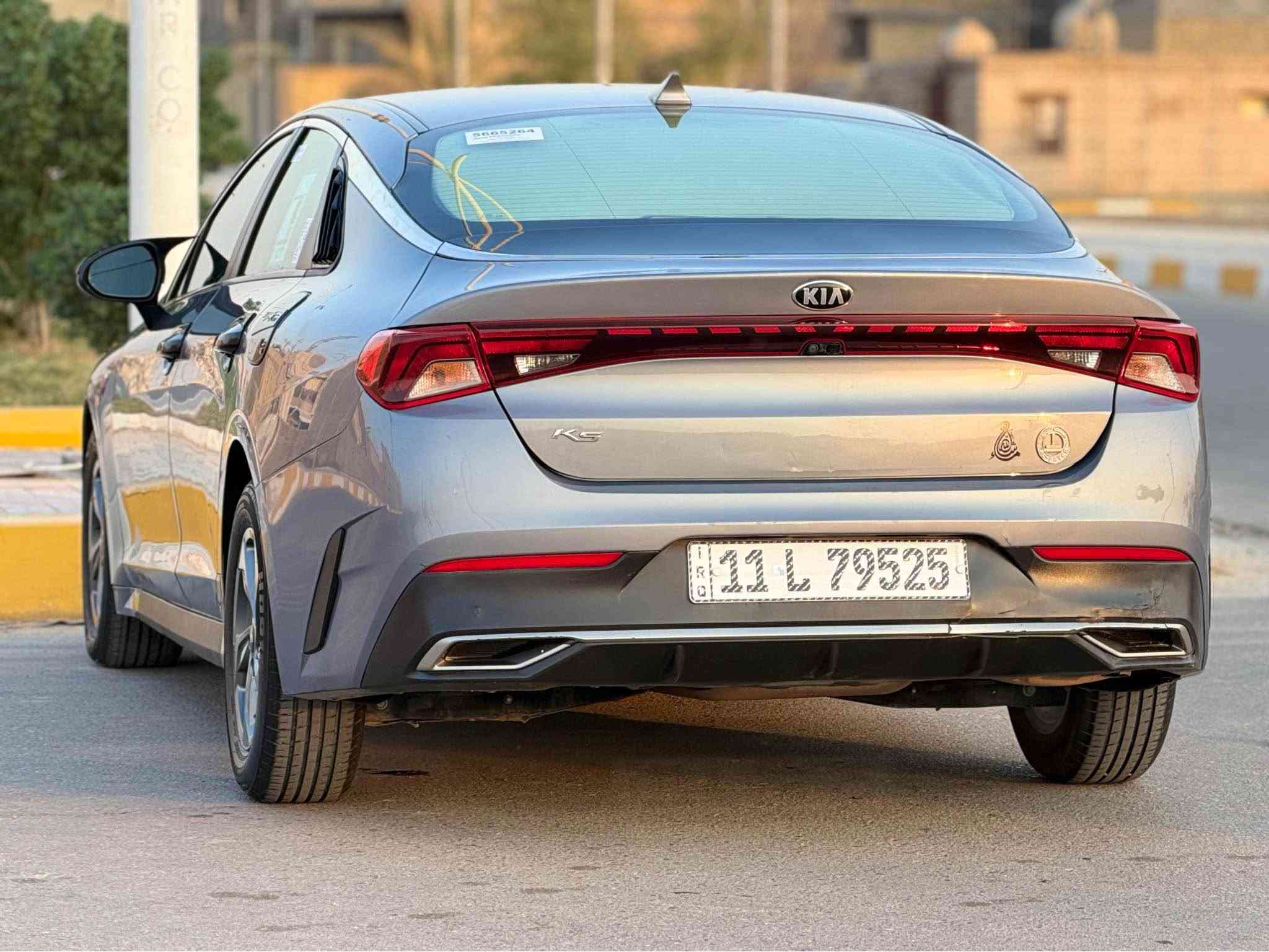 السلام عليكم كيا فايف موديل 2021 حره بغداد بسمي الدولي هزه جديده سنويه الغايه الـ2030 وارد امريكي الضرر تبديل بنيد وبابين رش تجميل فقط بدون دواخل الباقي كفاله 
#مواصفات_السياه
شاشه كبيره
كامرا دوار
تحكم ستيرن جهتين
لايت لد زنون عالي ناصي
ماشيه 77 الف حقيقي
ويل كب كروم 
وباقي مواصفات المعروفه
السياره جديده وجاهزه
كير محرك تبريد تخم تاير
حداديه كارتون ما ناقصه شي مكفوله من كل النواحي #مكان_السياره_الناصريه مركز 
السعر 133 وبيها مجال 
الاستفسار *********** ناصرية, ذي قار
