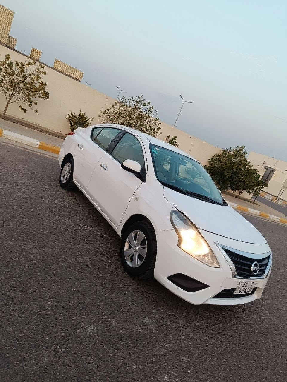 صني هندي ٢٠٢٠ بليته زركه باب اول 
رقم بغداد باسمي قبل اسبوعين هزيتها وجددت 
سنويتها  لل٢٠٣١ تحويل مباشر لا كردي ولا شركه 
حداديه قبل الهزة بدلتها 
مكفوله من الصبغ بيها بارد كد اصابع طرف البنيد والجاملغ و شخط بالباب 
وسونار موجود عندي 
السعر ٩٧ وبيها مجال 
تبريد 🥶🥶
مكينه وكير  مكفولات ١٠٠ بالميه بدون فتح 
سويجات عدد٢+كتلوك الشركة موجود 
‏‪***********‬‏
