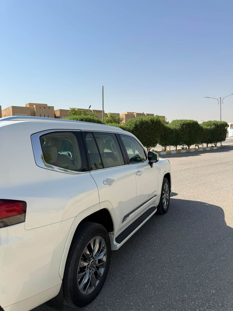 تويوتا لاندكروزر 2024 VX لمتد
ضمان SAS وكفالة عامه
ماشية 32 الف
 مغلفه ppf
محرك 6 سلندر 4000 تنفس طبيعي
سلايد
بصمة ودخول ذكي
تشغيل عن بُعد
هاند بريك كهربائي Auto Hold 
مانع تصادم مع بريك تلقائي
 كوشنات جلد كهرباء
ميموري لكوشن السائق
تدفئة وتبريد الكوشنات
3 شاشات أصلية مع Headphones
تبريد بيانو
نظام صوت JBL
حساسات أمامية وخلفية
دفلوك ونظام زحف
دركسون جلد وصاج مع تحكمات
صندوق كهربائي
LED ثلاث عدسات
إشارات وDRL وBack Light LED
مرايا تعتيم ذاتي
إيرباكات وأنظمة أمان كاملة

باقي الموصفات معروفه 

سعره 760$

رقم ***********
