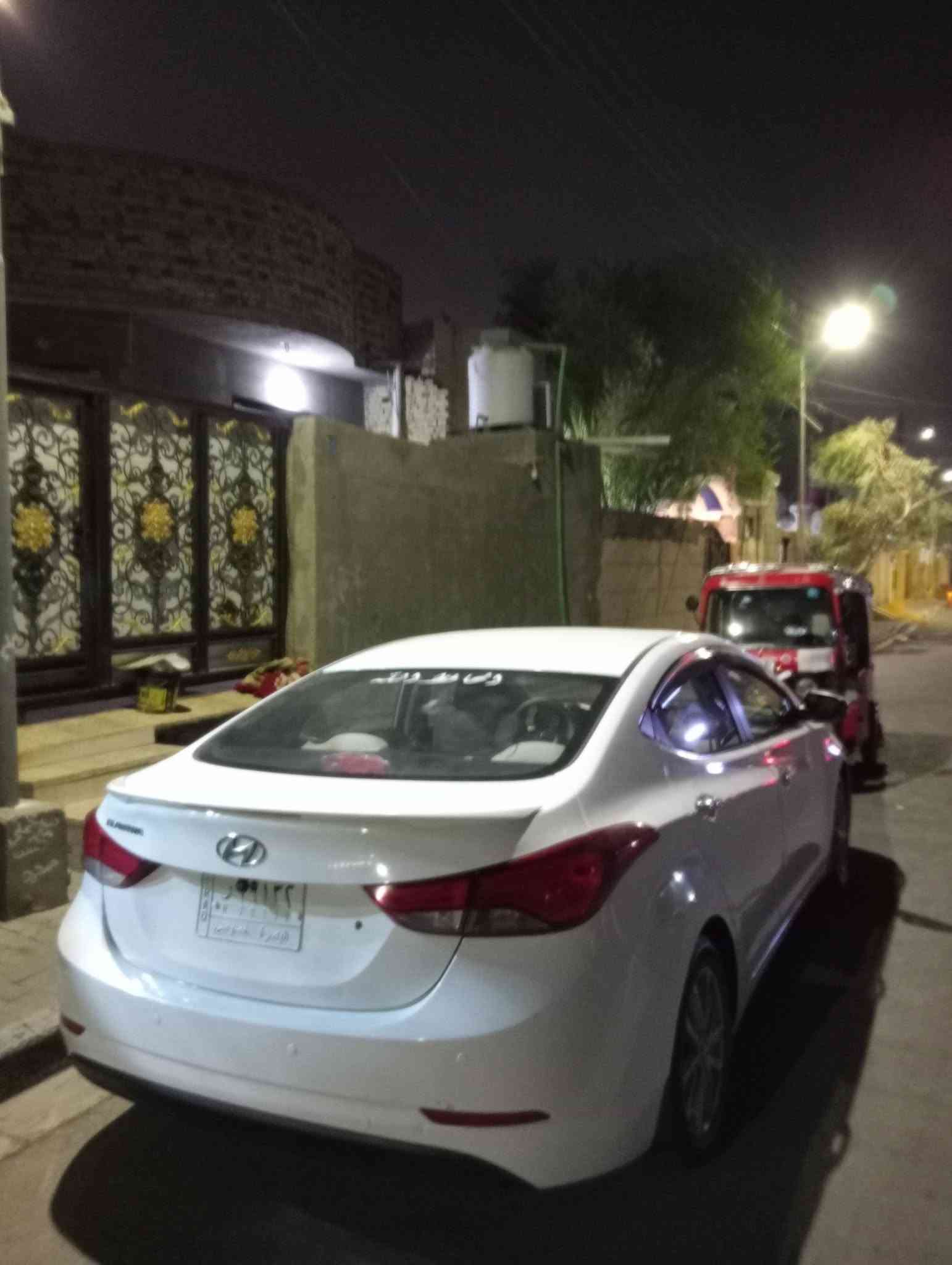 سلام عليكم سياره انتره موديل 16 سياره جاهزه من جميع نواحي سعر خاص عنواني بصره دور شرطه  ***********
