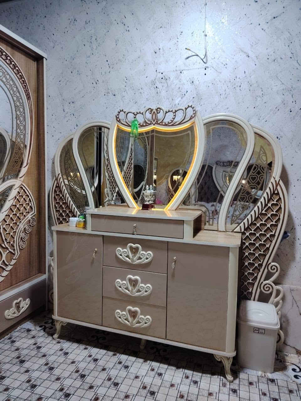 غرفة تركية أصلية • خشب قوي • نضافة ٩٠٪