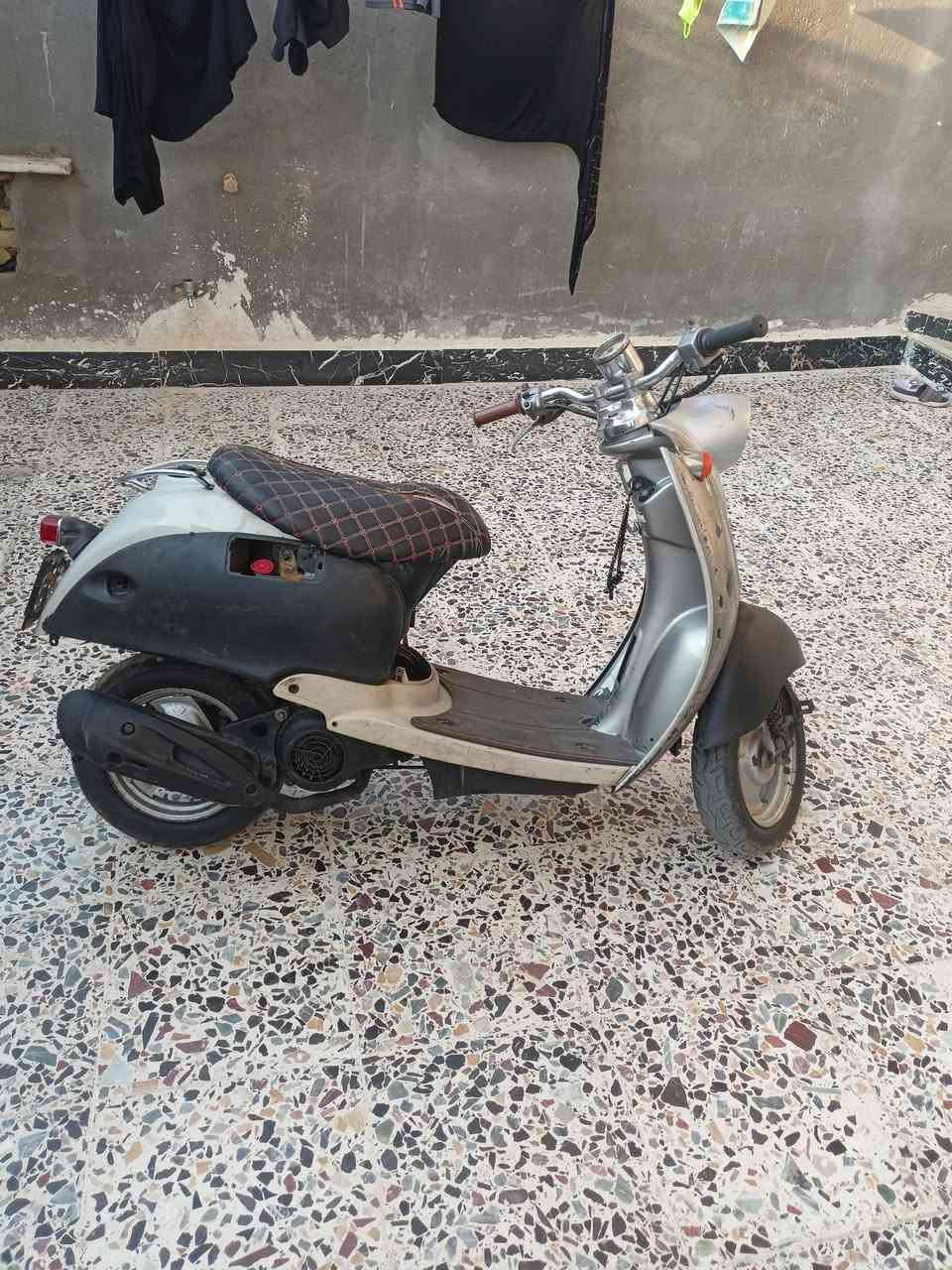 دراجه للبيع شغاله مابيه شي 

سعره 200 الف 

***********
